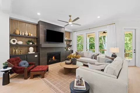 Living - 3410 Commander Cv #STE B5, Suwanee, GA 30024 photo 1 of 1