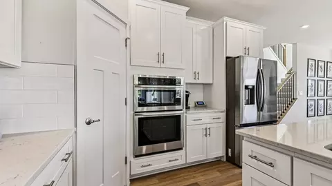 Kitchen - 227 Monroe Ave, Ranson, WV 25438 photo 3 of 6