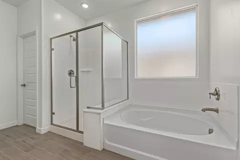 Bath - 1254 E Ridgerock Loop, Casa Grande, AZ 85122 photo 2 of 11