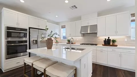 Kitchen - 27407 Gray Birch Ln, Valencia, CA 91381 photo 1 of 5