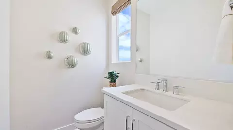 Bath - 27407 Gray Birch Ln, Valencia, CA 91381 photo 3 of 7