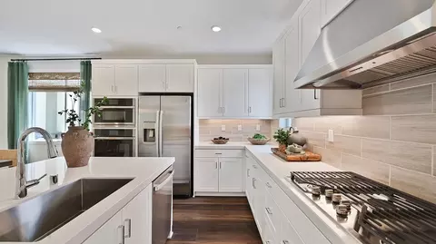 Kitchen - 27407 Gray Birch Ln, Valencia, CA 91381 photo 2 of 5