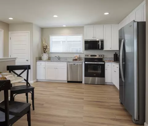 Kitchen - 2360 Brehler Ave, Sanger, CA 93657 photo 3 of 7