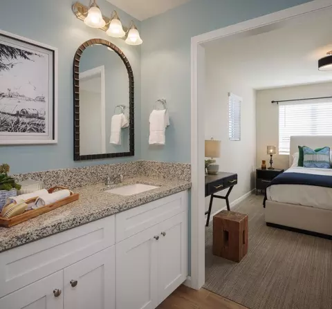 Bath - 2360 Brehler Ave, Sanger, CA 93657 photo 2 of 5