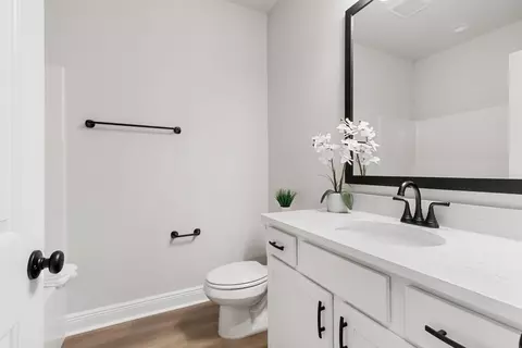 Bath - 2740 Louis Cir, Crestview, FL 32536 photo 4 of 4