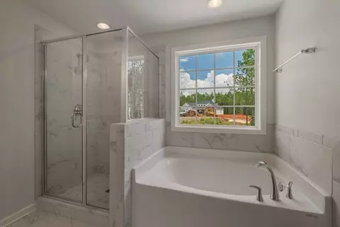 Bath - 102 Beaver Creek Way, Lagrange, GA 30241 photo 3 of 5