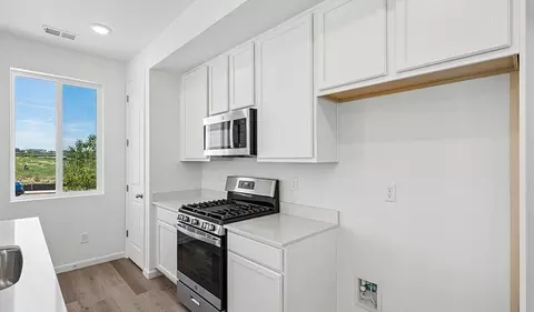 Kitchen - 21371 E 67th Ave, Aurora, CO 80019 photo 2 of 4