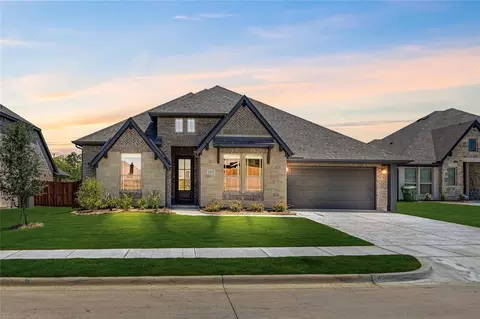107 Walnut Way, Balch Springs, TX 75181