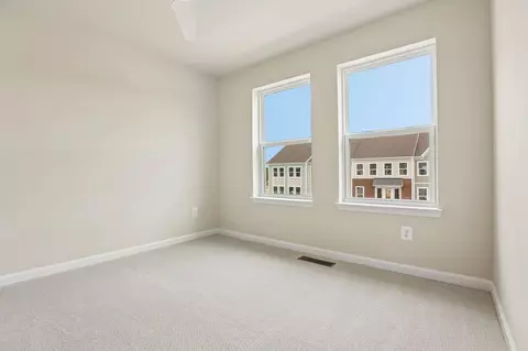 Bedroom - 2771 Bear Claw Pl, Waldorf, MD 20601 photo 4 of 10