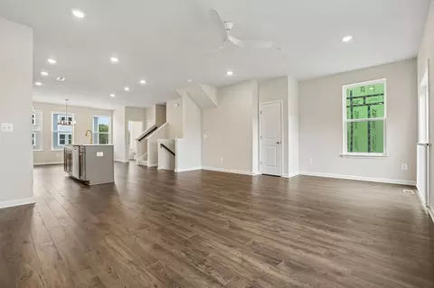 Living - 2771 Bear Claw Pl, Waldorf, MD 20601 photo 2 of 9