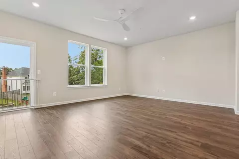 Living - 2771 Bear Claw Pl, Waldorf, MD 20601 photo 4 of 9