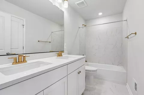 Bath - 2771 Bear Claw Pl, Waldorf, MD 20601 photo 3 of 6