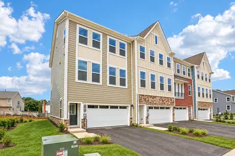 Exterior - 2771 Bear Claw Pl, Waldorf, MD 20601 photo 2 of 5