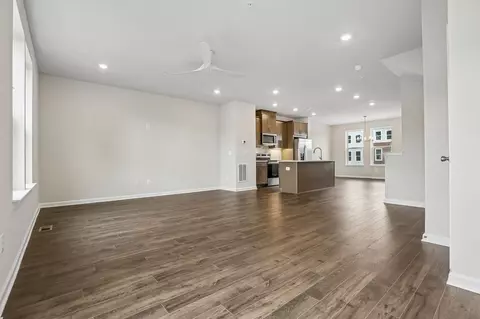 Living - 2771 Bear Claw Pl, Waldorf, MD 20601 photo 3 of 9