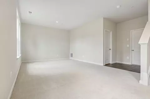 Living - 2771 Bear Claw Pl, Waldorf, MD 20601 photo 6 of 9
