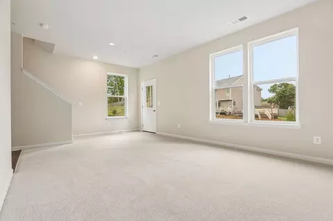 Living - 2771 Bear Claw Pl, Waldorf, MD 20601 photo 5 of 9