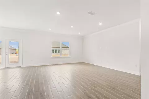 Living - 63 Fawn Run E, Freeport, FL 32439 photo 8 of 11