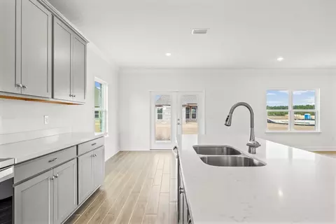 Kitchen - 63 Fawn Run E, Freeport, FL 32439 photo 1 of 8
