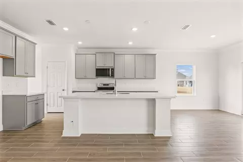 Kitchen - 63 Fawn Run E, Freeport, FL 32439 photo 6 of 8