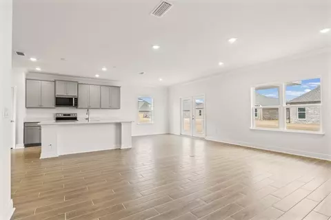 Living - 63 Fawn Run E, Freeport, FL 32439 photo 1 of 11
