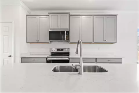 Kitchen - 63 Fawn Run E, Freeport, FL 32439 photo 3 of 8