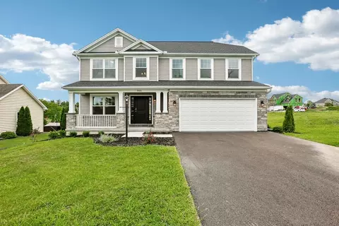 9000 Spring Bloom Ct, Saint Thomas, PA 17252