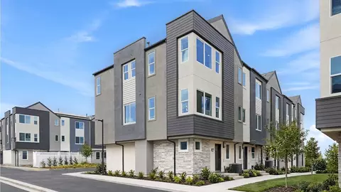 Exterior - 500 Park Drive Unit #12, Carson, CA 90745 photo 2 of 3