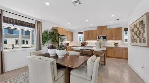 Dining - 500 Park Drive Unit #12, Carson, CA 90745 photo 2 of 2