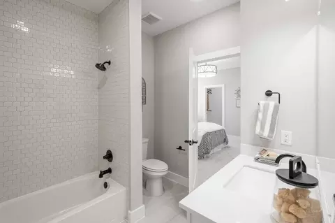 Bath - 4255 Hollow Wind Way, Spring, TX 77386 photo 5 of 7