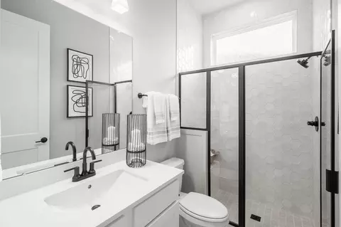 Bath - 4255 Hollow Wind Way, Spring, TX 77386 photo 3 of 7