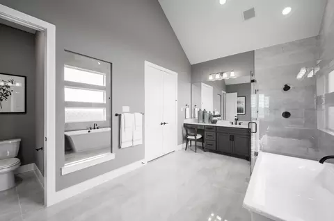 Bath - 4255 Hollow Wind Way, Spring, TX 77386 photo 2 of 7
