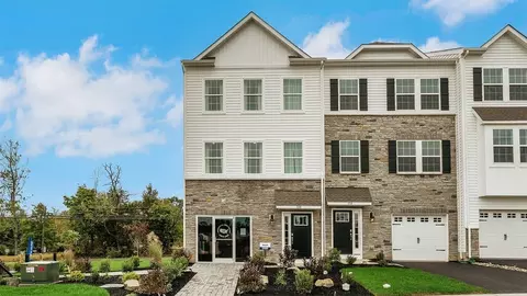303 Lantern Ct, Sellersville, PA 18960