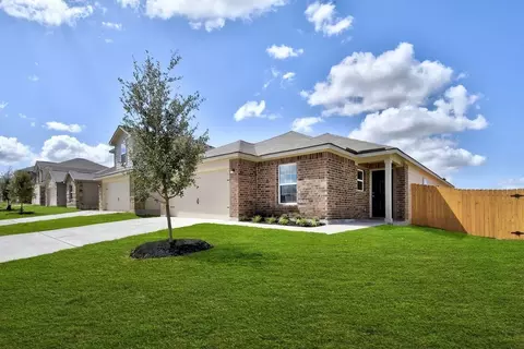 Exterior - 14807 Nest Jct, Von Ormy, TX 78073 photo 7 of 13
