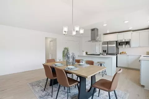 Dining - 894 E Maple Brook Ave, Hermiston, OR 97838 photo 1 of 5