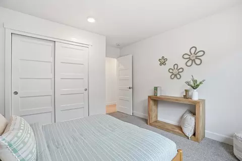 Bedroom - 894 E Maple Brook Ave, Hermiston, OR 97838 photo 6 of 12