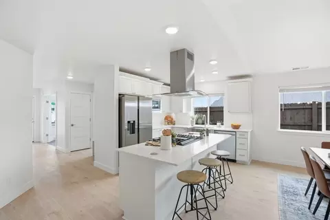 Kitchen - 894 E Maple Brook Ave, Hermiston, OR 97838 photo 1 of 13