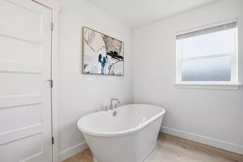 Bath - 894 E Maple Brook Ave, Hermiston, OR 97838 photo 6 of 10