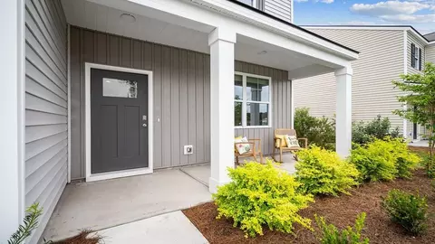 Exterior - 124 Sabel Ct, Guyton, GA 31312 photo 2 of 7