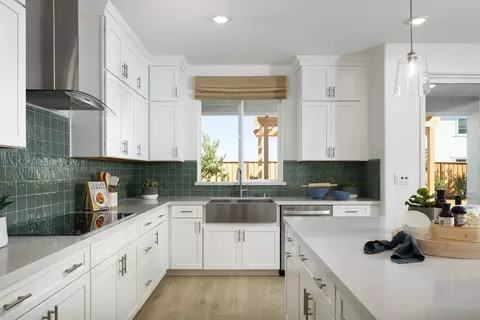 Kitchen - 543 Plough Dr, Vacaville, CA 95687 photo 2 of 2
