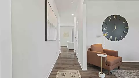 Entry Way - 626 Fallen Leaf Dr, Belton, MO 64012 photo 2 of 6