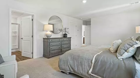 Bedroom - 626 Fallen Leaf Dr, Belton, MO 64012 photo 3 of 17