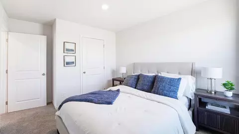 Bedroom - 626 Fallen Leaf Dr, Belton, MO 64012 photo 15 of 17
