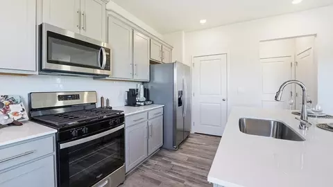 Kitchen - 626 Fallen Leaf Dr, Belton, MO 64012 photo 7 of 9