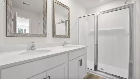Bath - 140 Hawk Ridge Rd, Anderson, SC 29621 photo 2 of 3