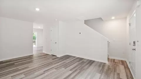 Living - 140 Hawk Ridge Rd, Anderson, SC 29621 photo 2 of 2