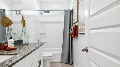 Bath - 3259 S 263rd Dr, Buckeye, AZ 85326 photo 6 of 9