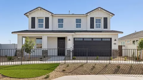 Exterior - 3259 S 263rd Dr, Buckeye, AZ 85326 photo 2 of 7