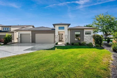 Exterior - N Mcleod Way, Eagle, ID 83714 photo 2 of 4