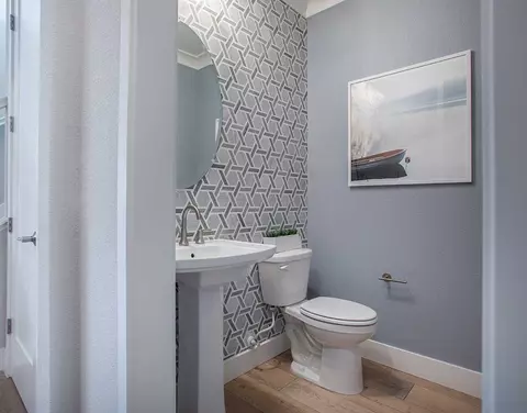 Bath - 2441 Cinnabar Dr, Fairfield, CA 94533 photo 2 of 10