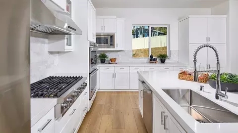 Kitchen - 1448 Avocado Rd, Oceanside, CA 92054 photo 4 of 6